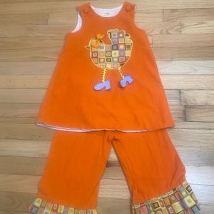 Beautiful “Potato Saks” 2pc 4T Chicken Outfit